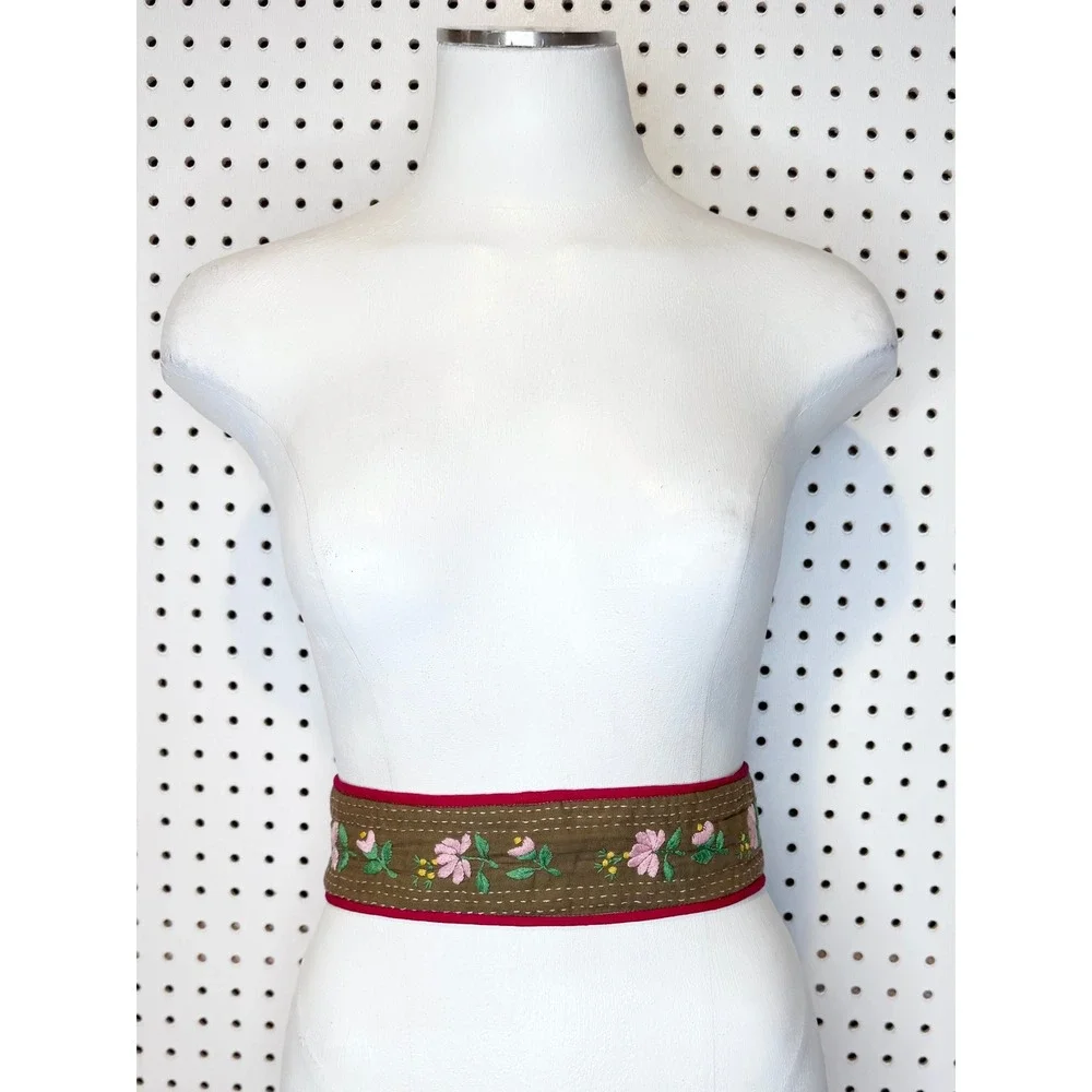 Adini | RARE Vintage 70's‎ Embroidered Floral Kantha Stitch Cotton Wrap Belt